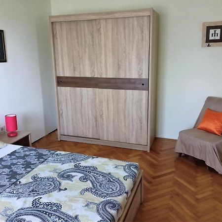 Cozy Apartment In The City Center Pula Bagian luar foto