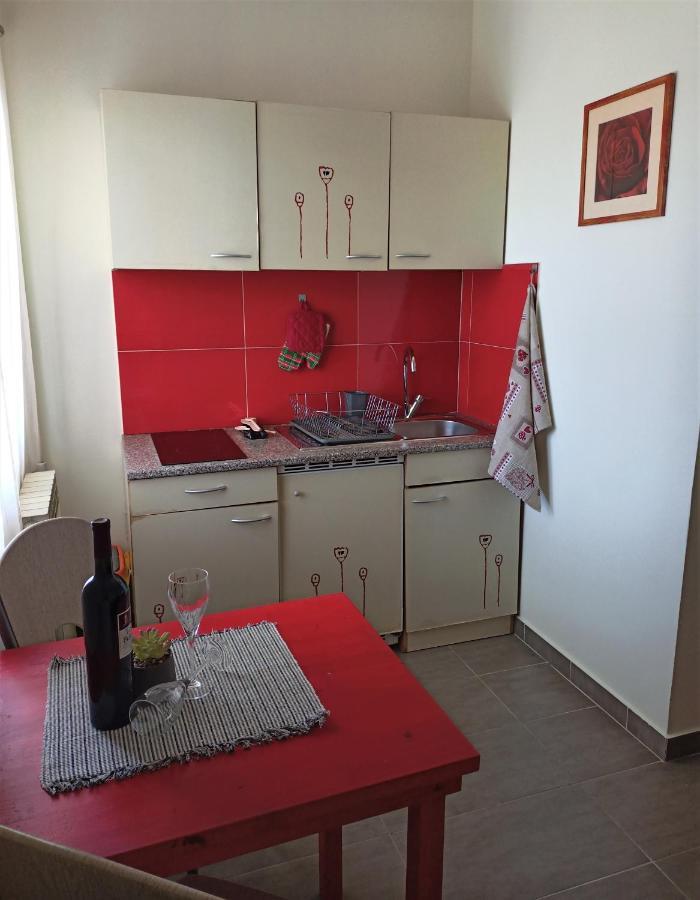 Cozy Apartment In The City Center Pula Bagian luar foto