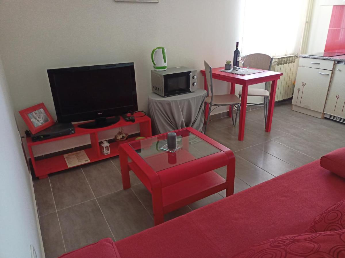 Cozy Apartment In The City Center Pula Bagian luar foto